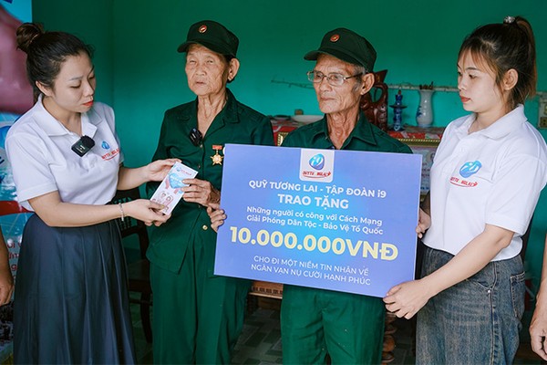 Hỗ trợ khách hàng 24/7 HM888